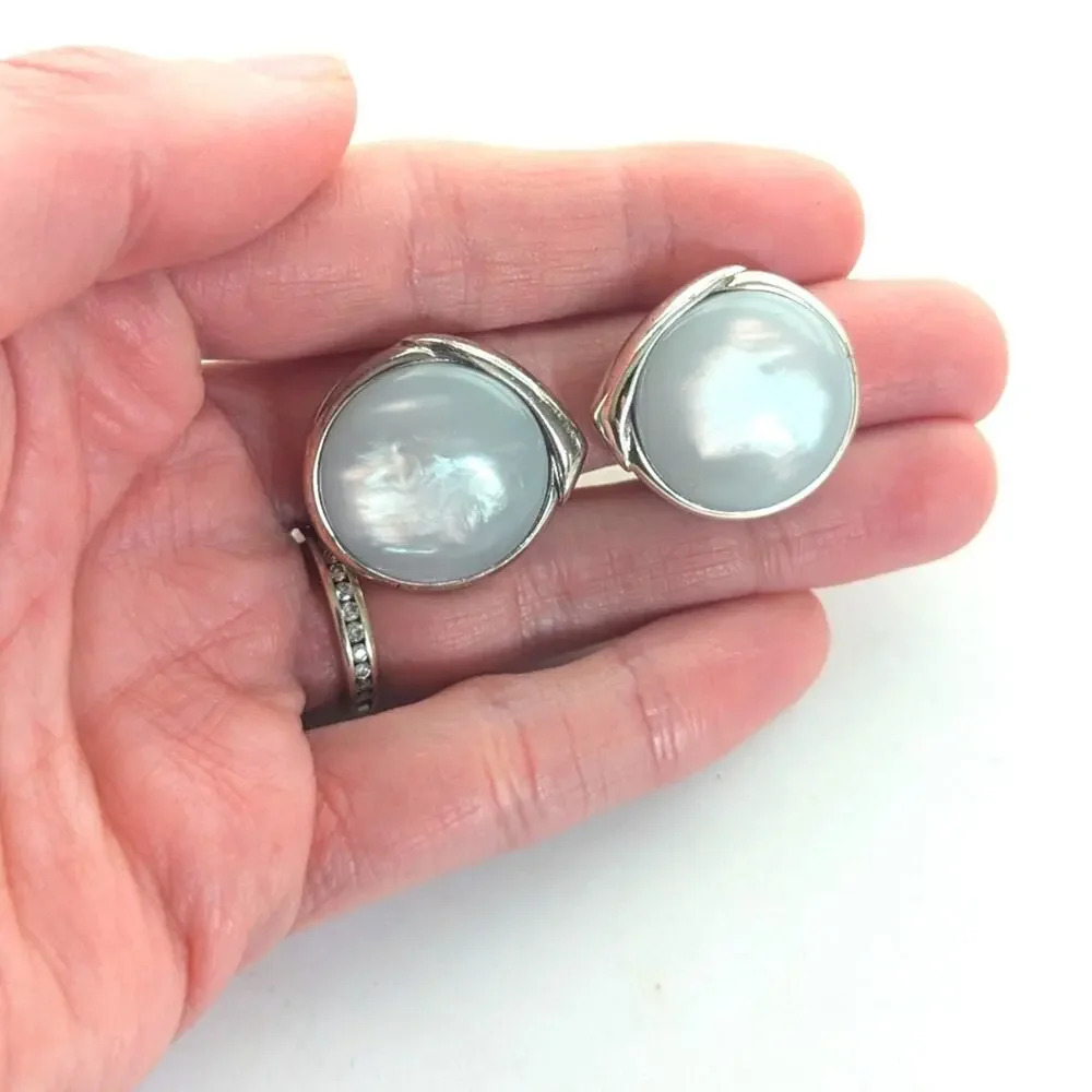 Vintage Estate Classic Silver Tone Moonglow Blue Cabochon Clip On Earrings